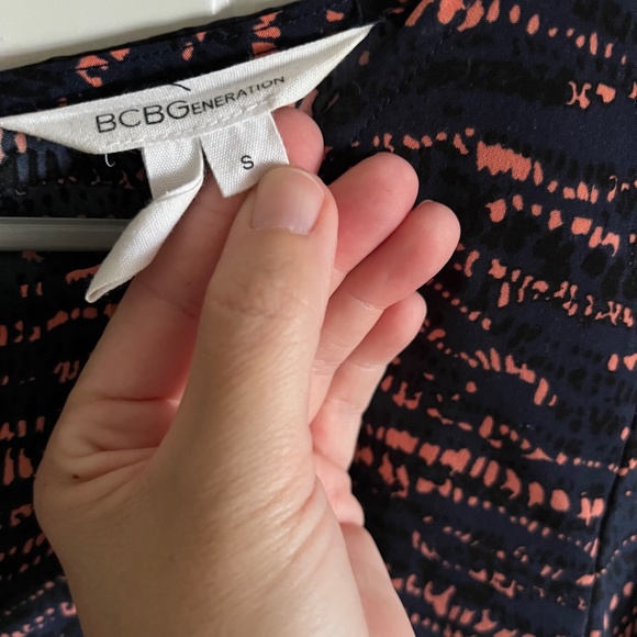 BCBG MaxAzaria - Picture 3 of 4